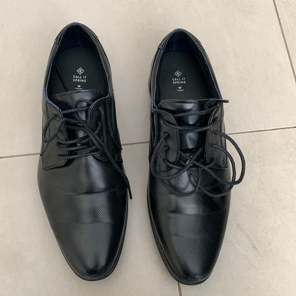 Call it Spring Men’s Dress Shoes - Picture 2 of 3